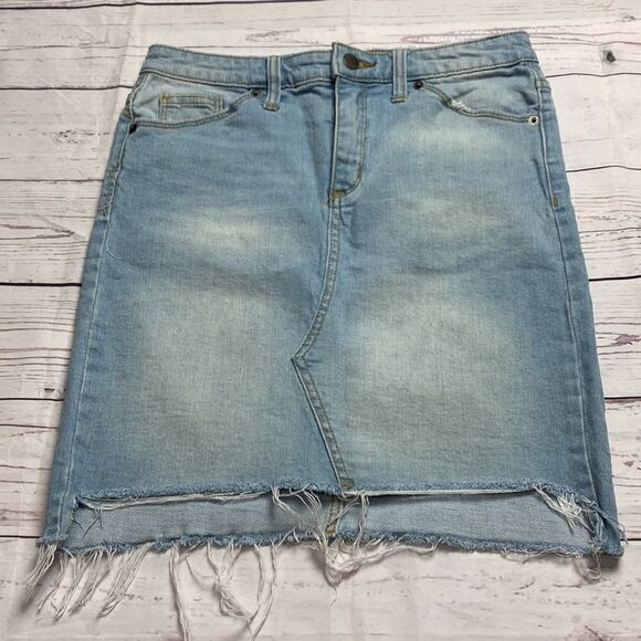 Universal Thread denim skirt - Picture 2 of 4